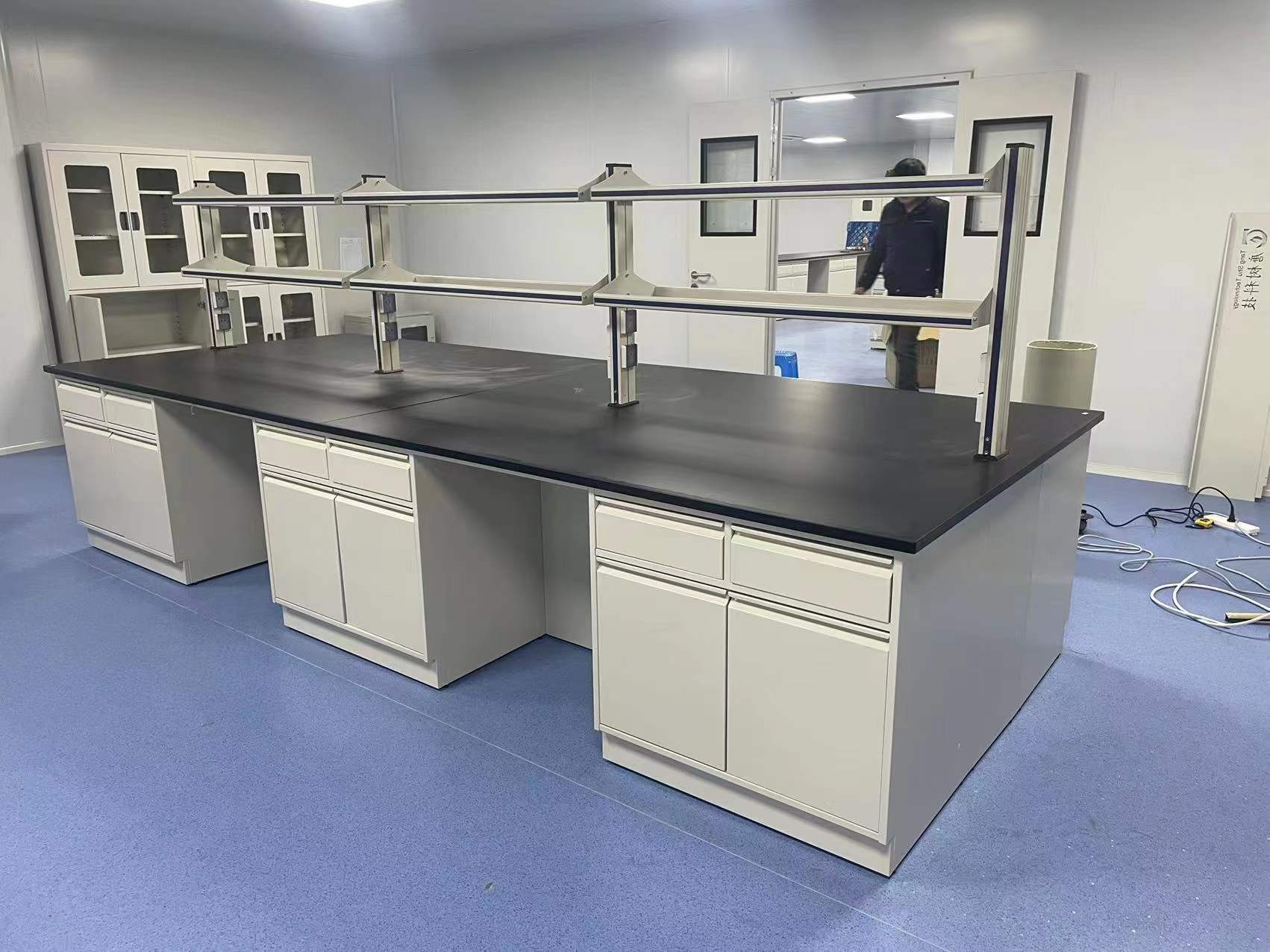 生物制藥實(shí)驗(yàn)室全鋼實(shí)驗(yàn)臺案例