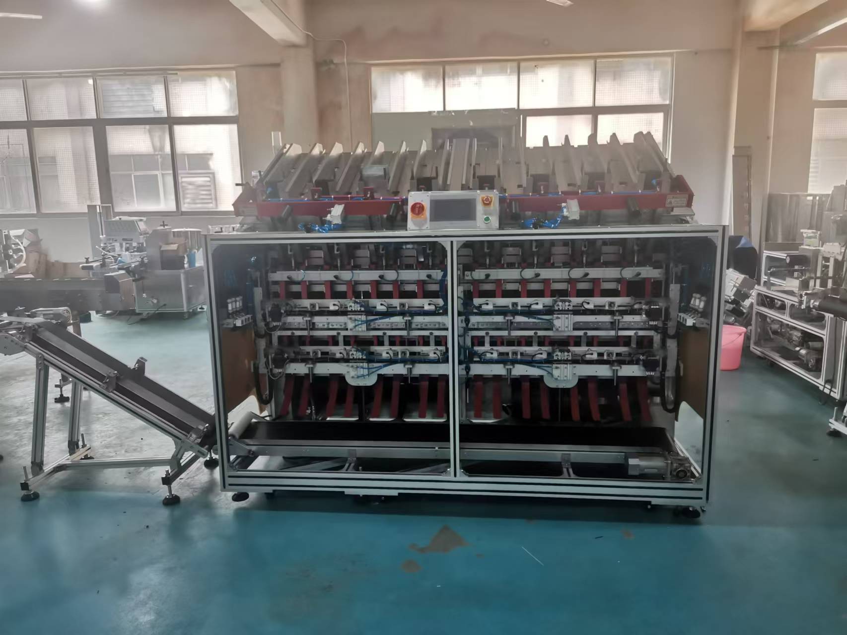 面膜罐裝機——美容行業(yè)的生產效率與質量守護者